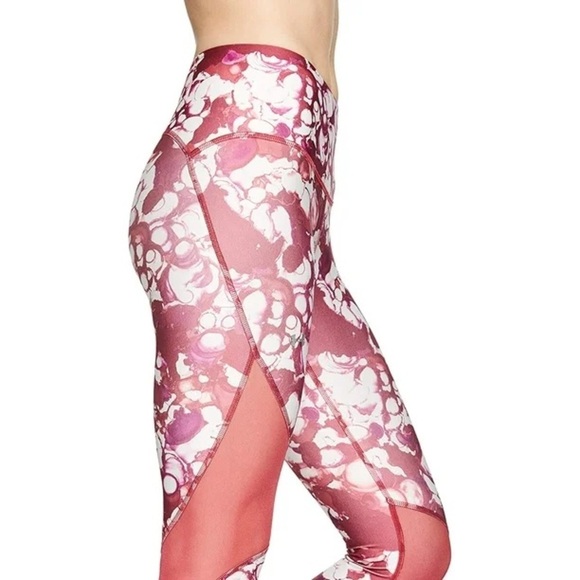 Under Armour Pants - Under Armour Pink and White Leggings Dynamic Stretch Women’s size small